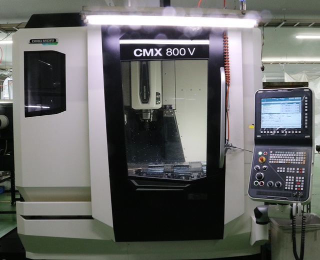 マシニングセンター CMX800V